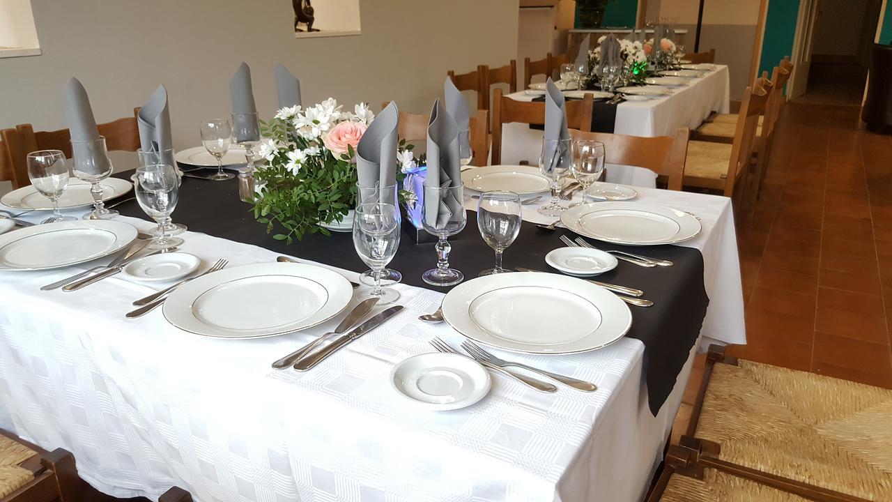 Hotel Restaurant Les 3 Chenes Frejus Exterior photo